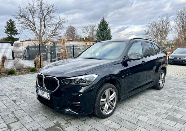 BMW X1 cena 148800 przebieg: 63000, rok produkcji 2021 z Wolbrom małe 277